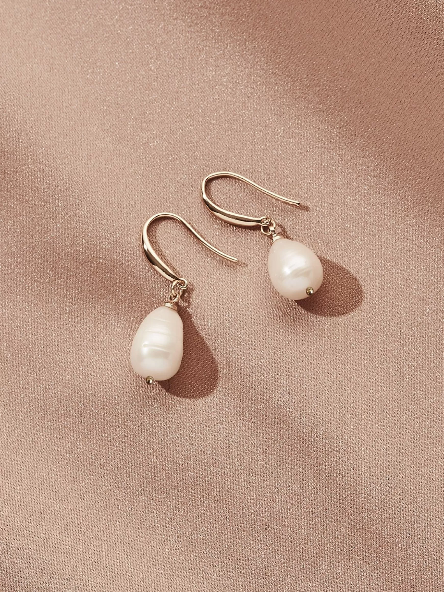 Clearance Prado Pearl Drops Statement Earrings