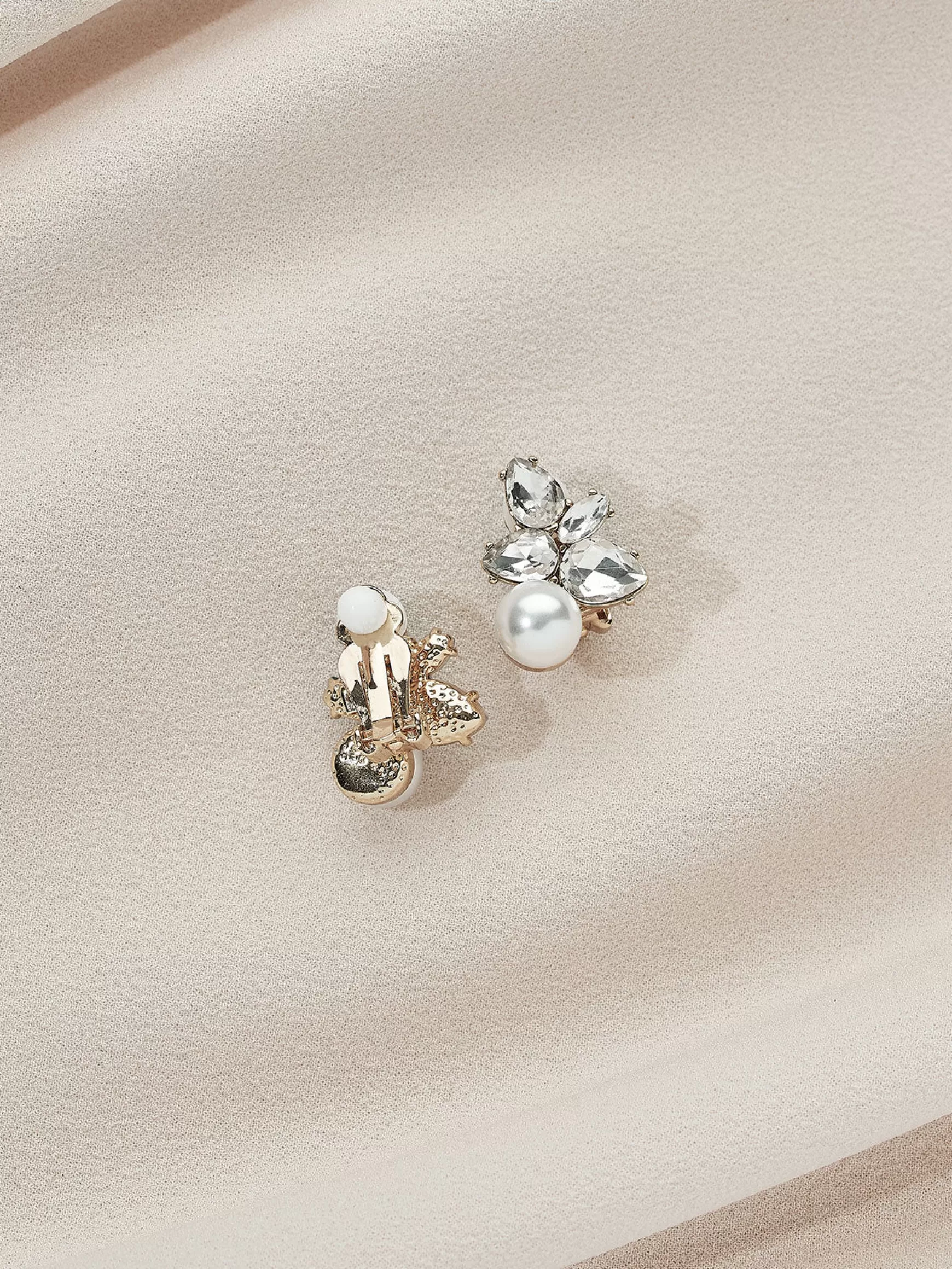 Store Remi Studs (Clip-Ons) Clip-Ons & Ear Cuffs