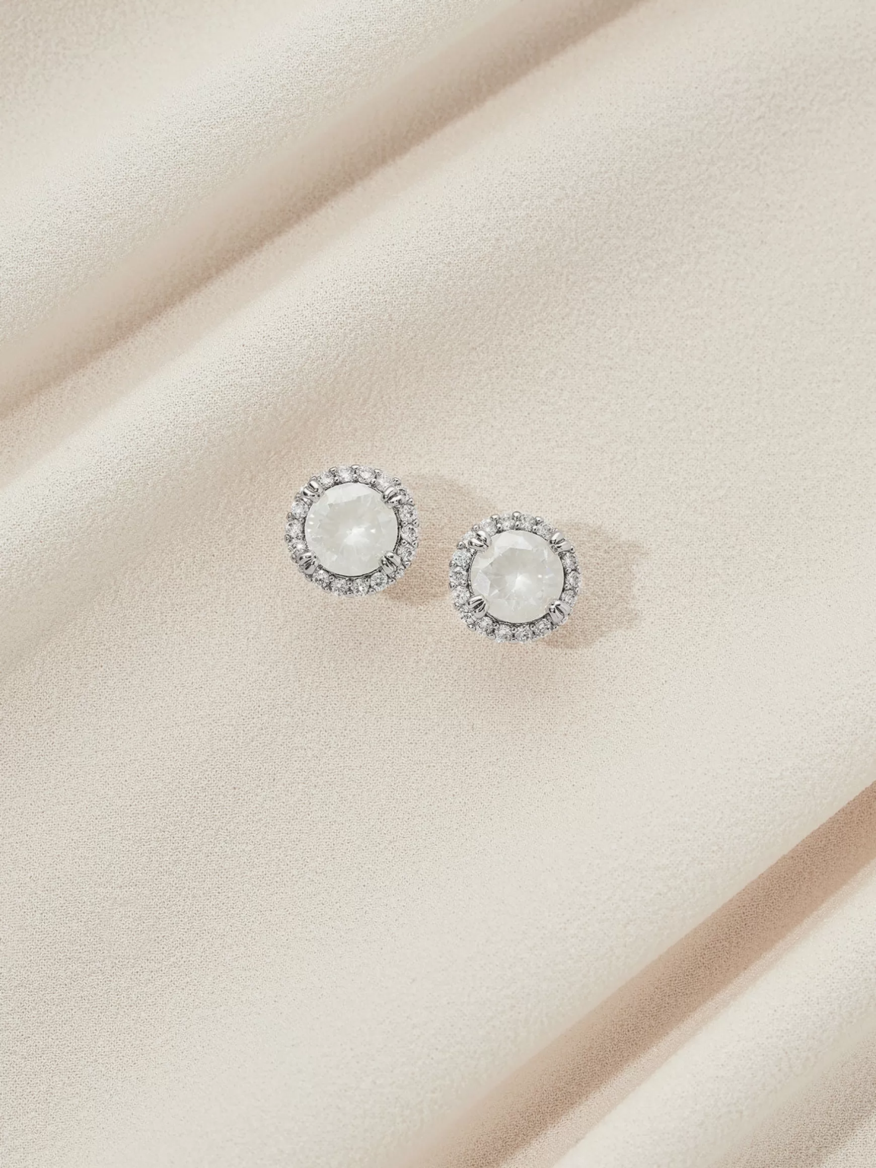 Flash Sale Winnie Studs Small Earrings