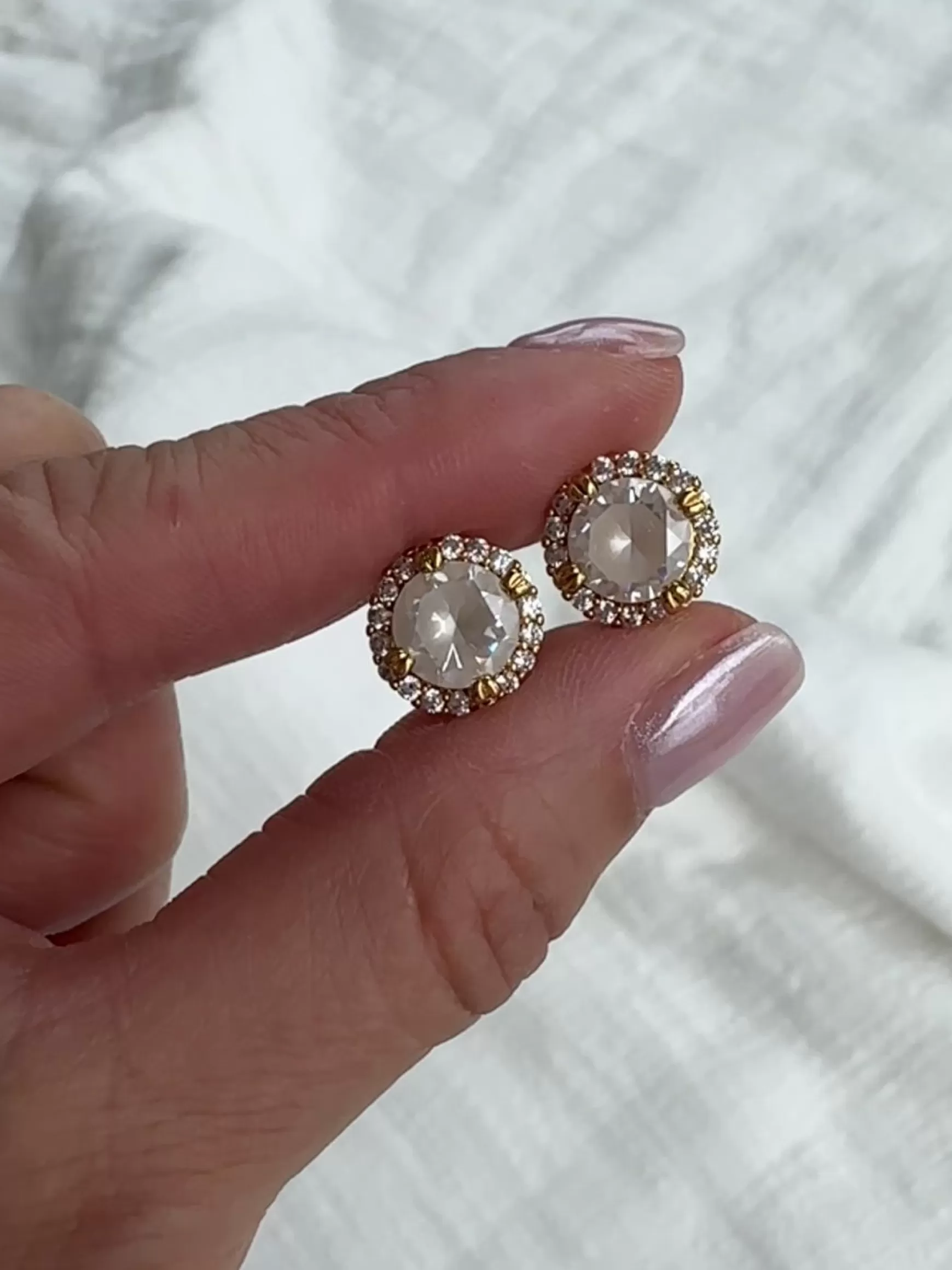 Store Winnie Studs Stud Earrings